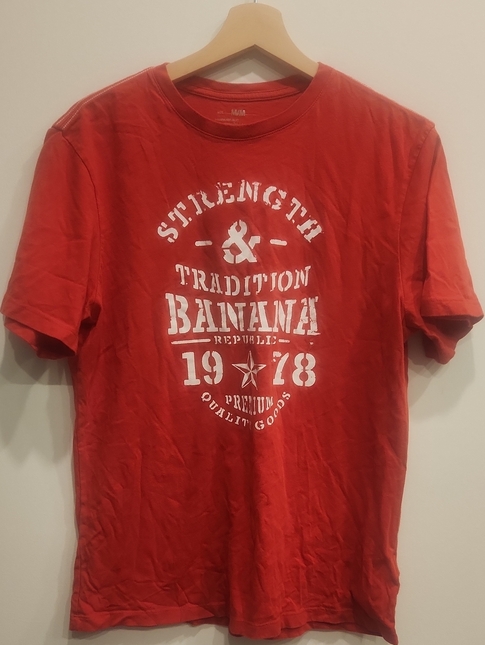 Banana Republic Red Short-Sleeve Graphic Tee